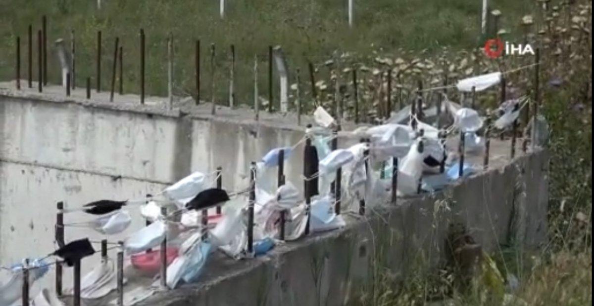 Arnavutköy’de maskelerden duvar ördüler