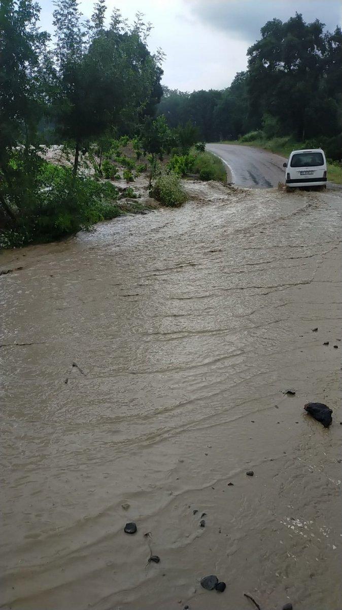 Bursa'da sağanak sele sebep oldu