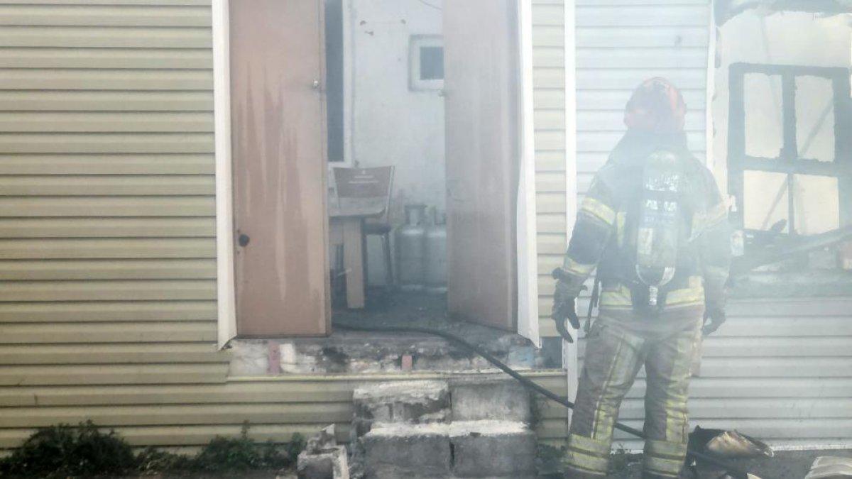 Bursa'da 3 ev yanarak kullanılamaz hale geldi