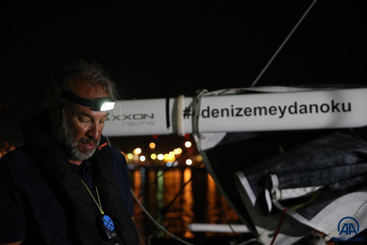 Dört denizi durmadan geçen yelken sporcusu Tolga Pamir, İskenderun'da