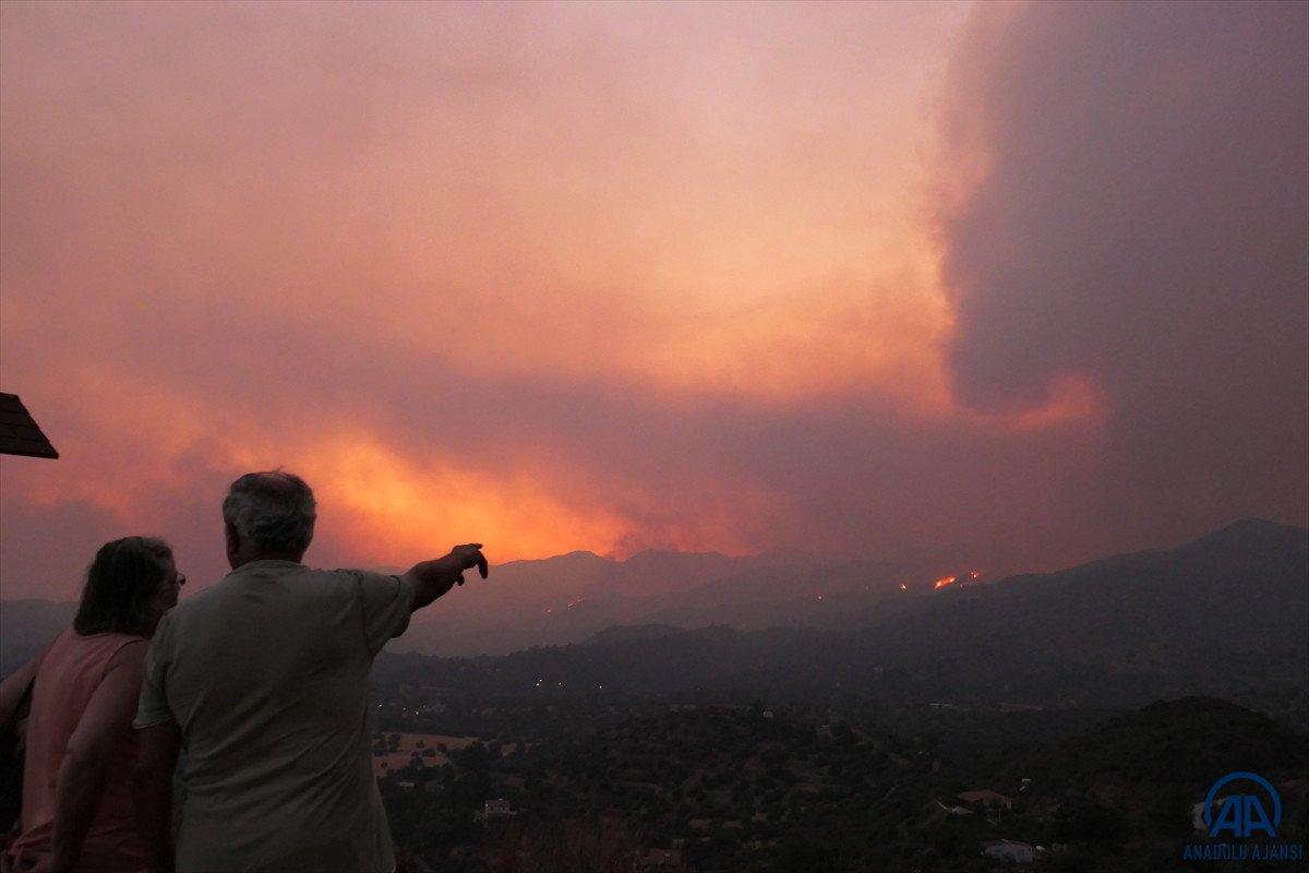 Güney Kıbrıs acil durum ilan etti