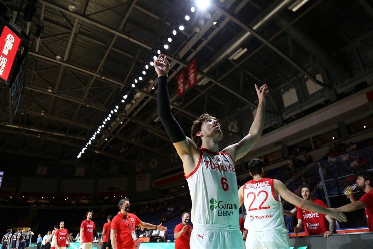 FIBA Olimpiyat Elemeleri'nde Türkiye, yarı finalde Yunanistan'a yenildi
