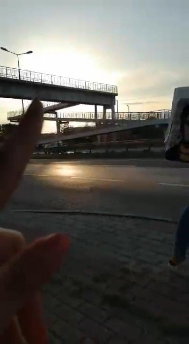 Büyükçekmece’de üst geçidi kullanmayan hemşireye araba çarptı