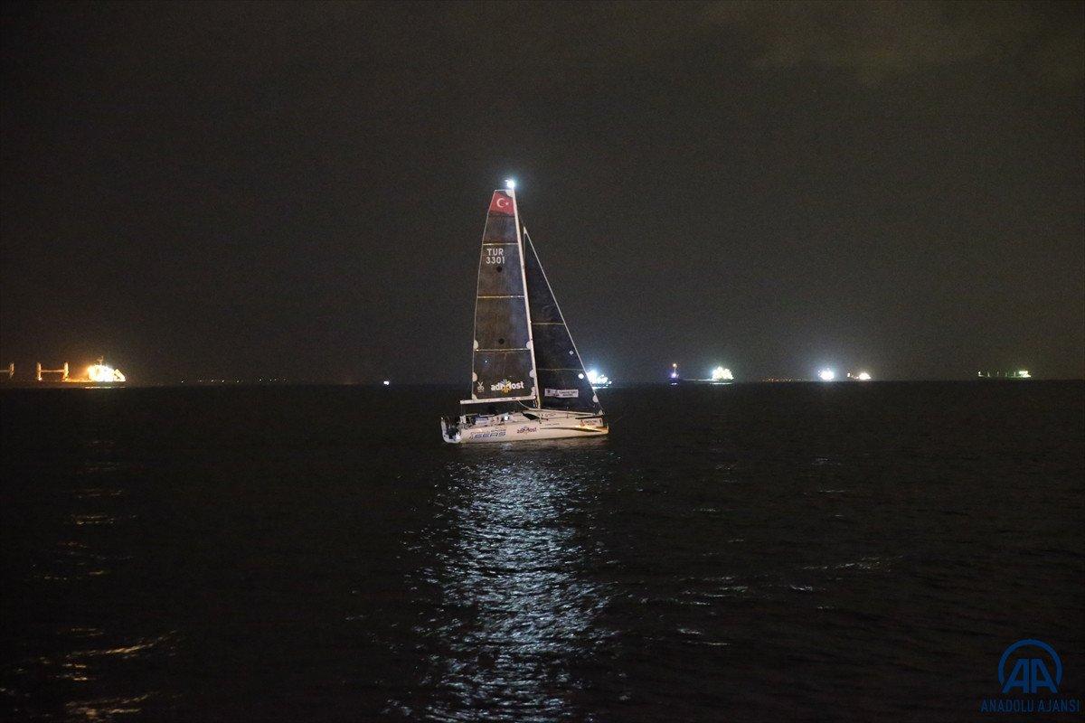 Dört denizi durmadan geçen yelken sporcusu Tolga Pamir, İskenderun'da