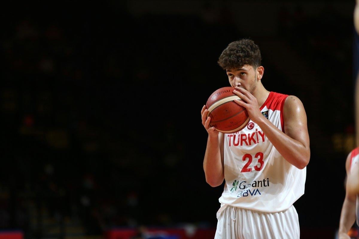FIBA Olimpiyat Elemeleri'nde Türkiye, yarı finalde Yunanistan'a yenildi