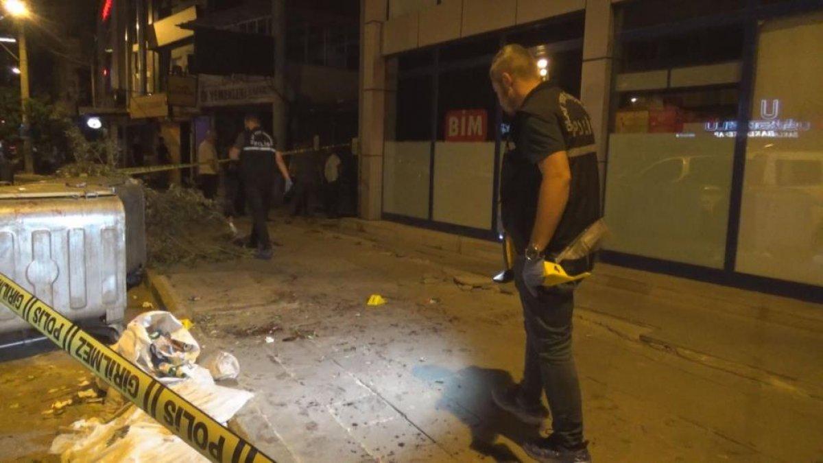 İzmir'de bir kişi göğsünden bıçaklandı