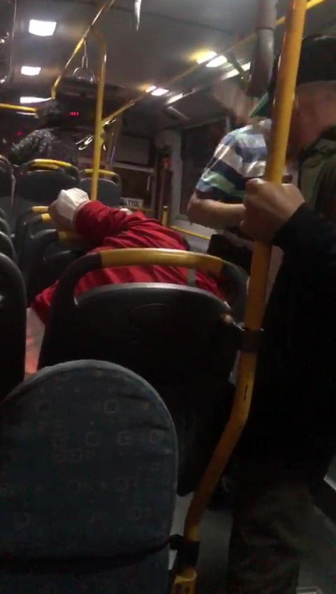 Kocaeli’de kadınlar, kendilerini taciz eden alkollü şahsı dövdü