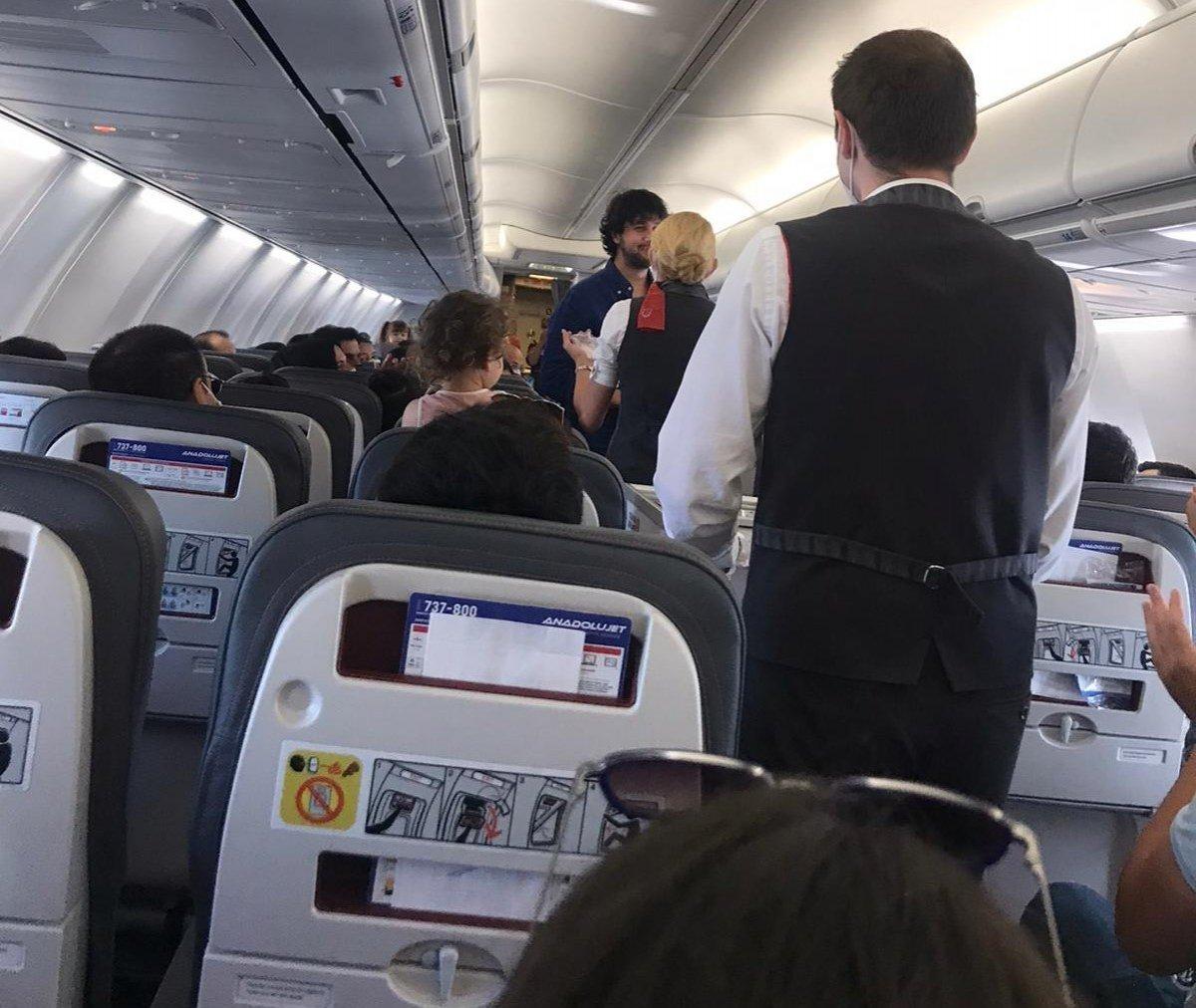 İstanbul'dan kalkan uçakta evlilik teklifi