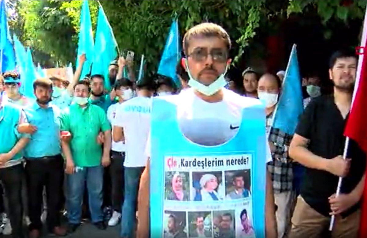 Çin Başkonsolosluğu önünde Doğu Türkistan için protesto