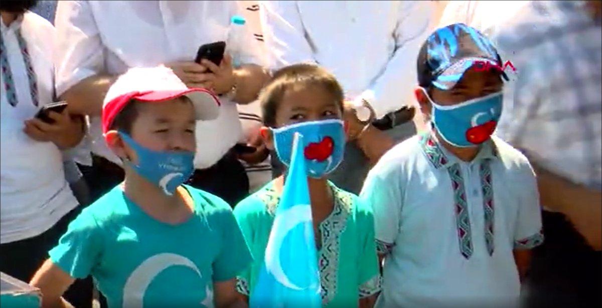 Çin Başkonsolosluğu önünde Doğu Türkistan için protesto