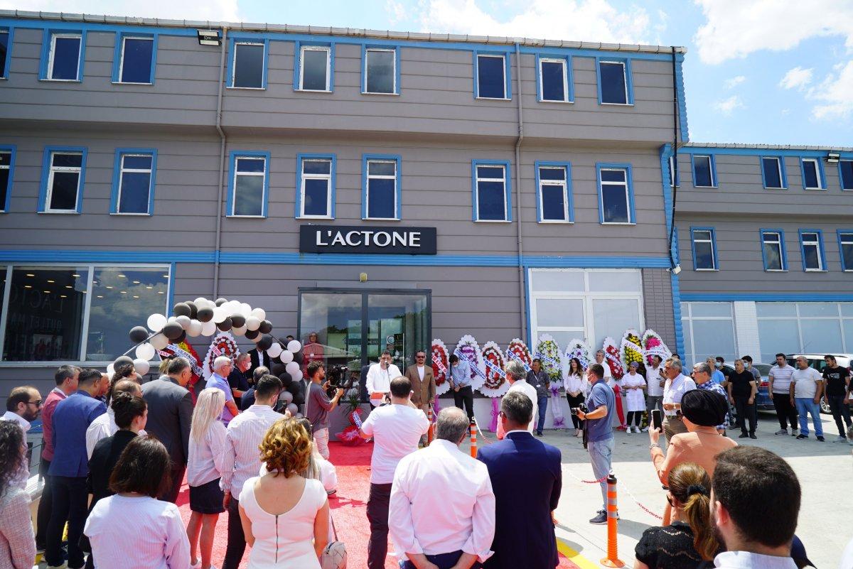 L'actone outlet mağazasını açtı