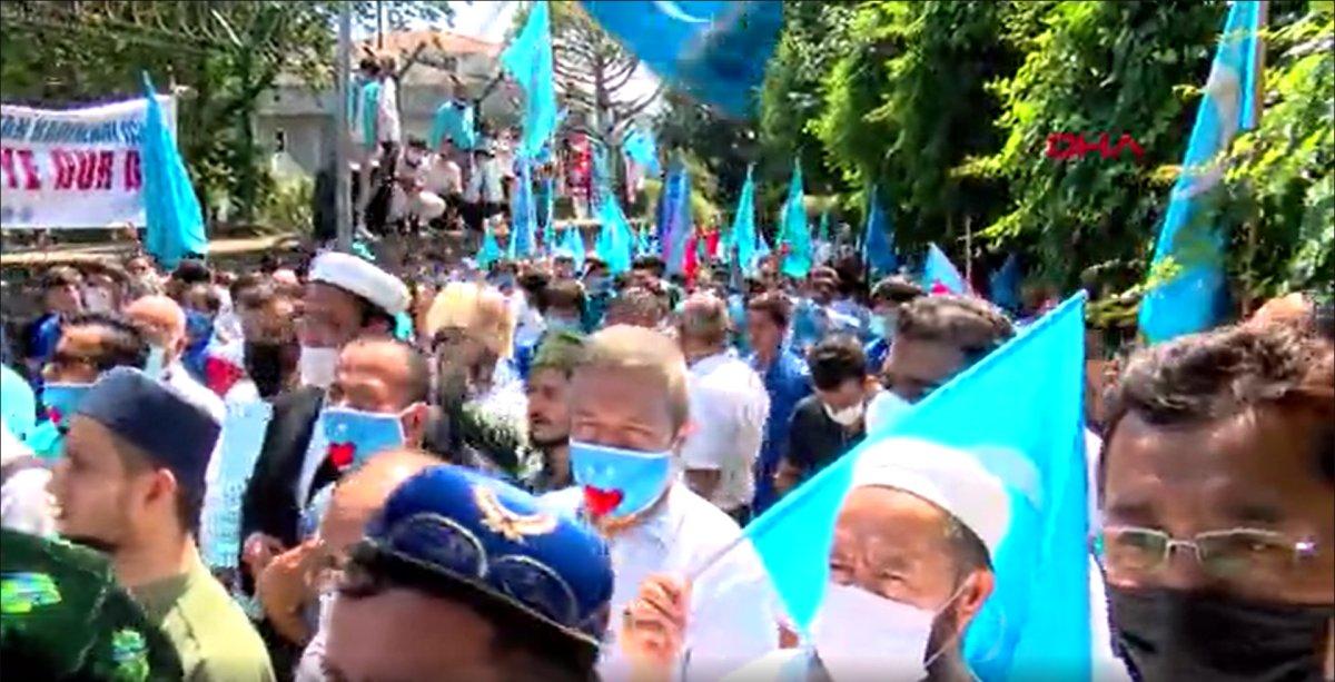 Çin Başkonsolosluğu önünde Doğu Türkistan için protesto