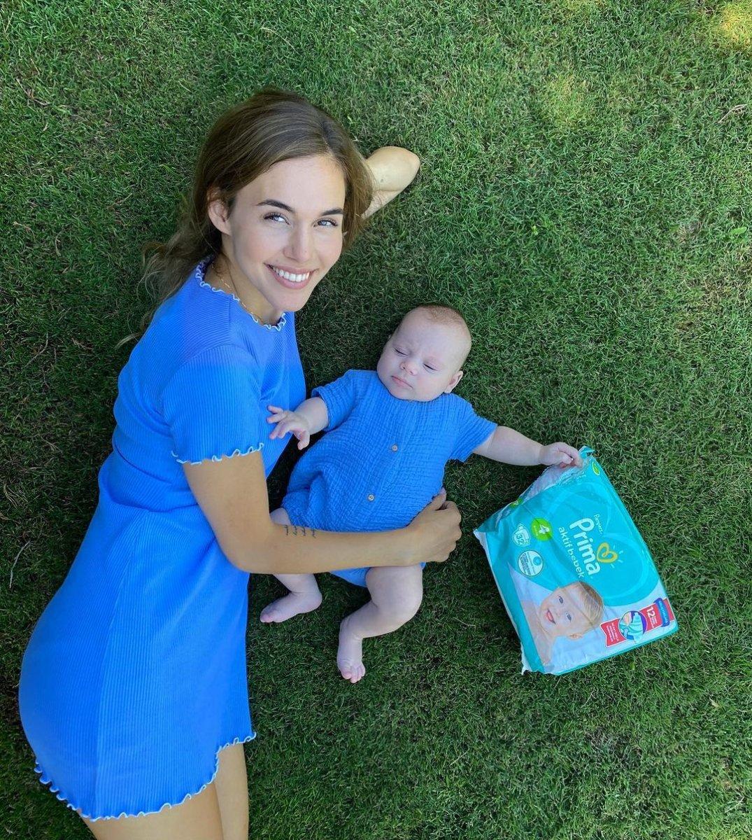 Berfu Yenenler: Küçük memelerimle çok mutluyum