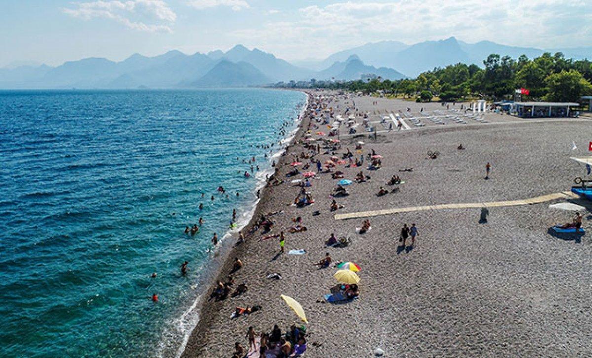 Konyaaltı Plajı'nda sigara içmek yasak