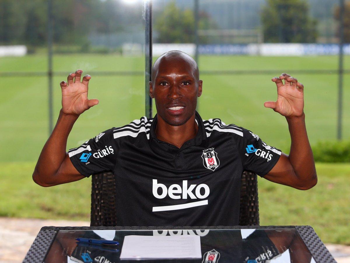 Beşiktaş'ta 4 oyuncuyla yeni sözleşme