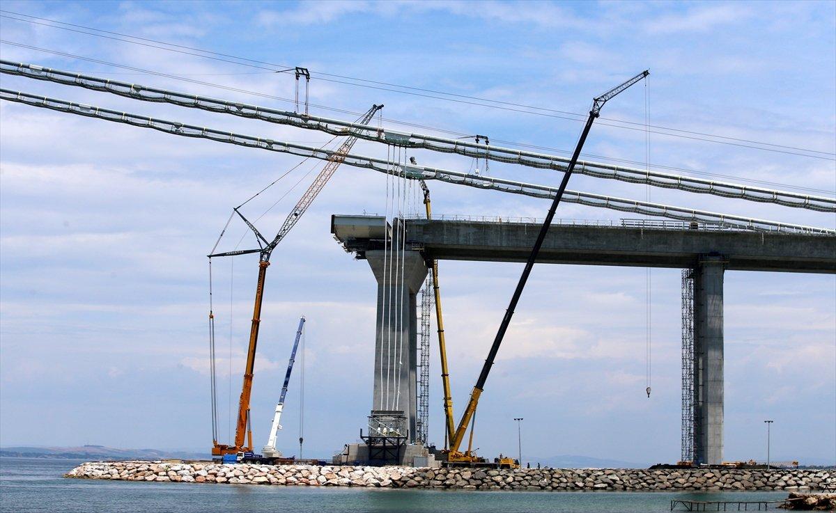 1915 Çanakkale Köprüsü'nün askı halatlarının montajı yapılıyor