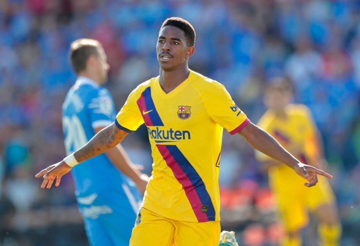 Leeds United Barcelona'dan Junior Firpo'yu aldı