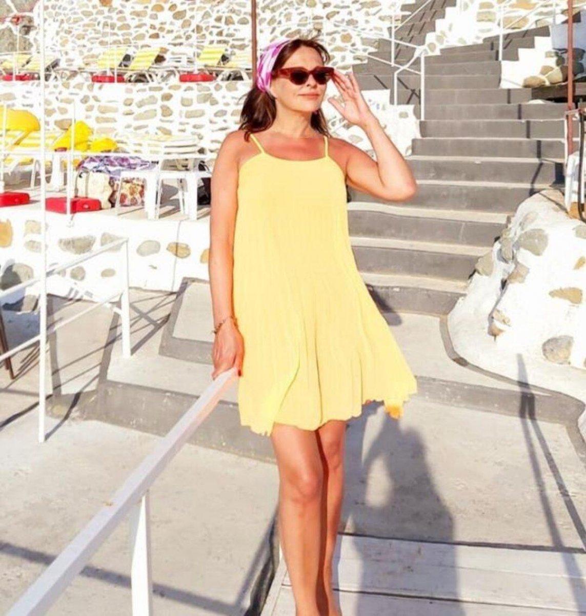 Aydan Şener, bikinili pozları paylaştı