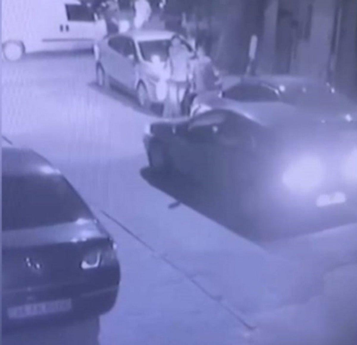 Başakşehir’de geri giderken hem yayaya hem otomobile çarptı