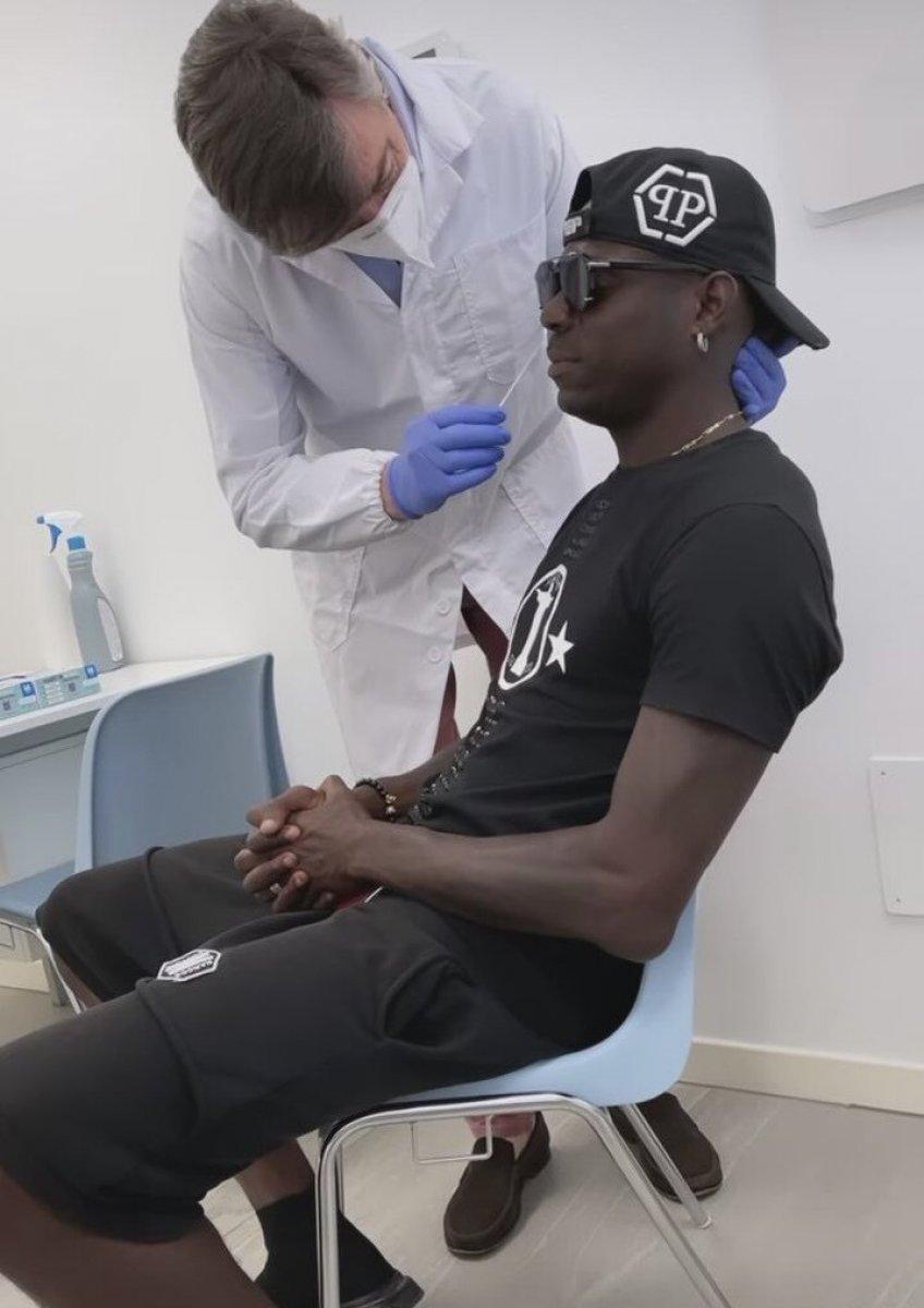 Adana Demirspor'la anlaşan Balotelli korona testinden geçti