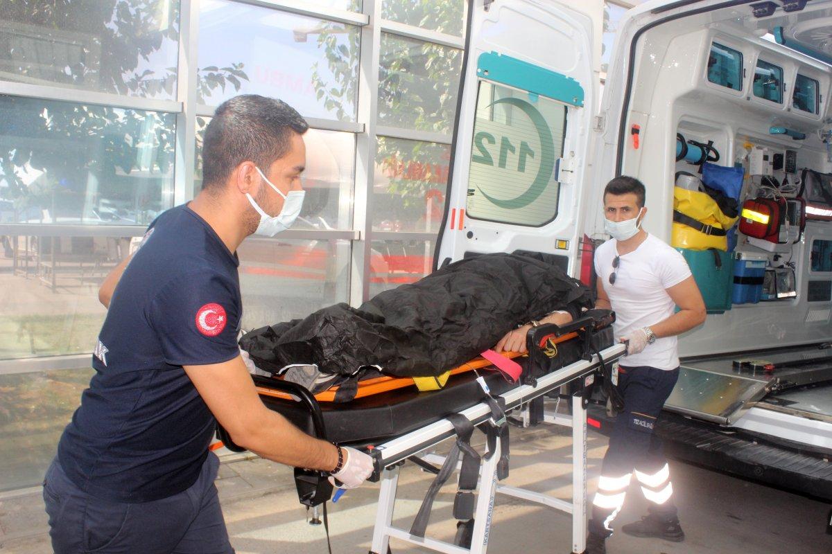 Adıyaman’da otomobil yayaların arasına daldı