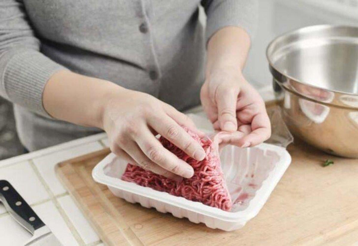 Yemek yerken ve pişirirken sağlığa zarar veren 7 hata