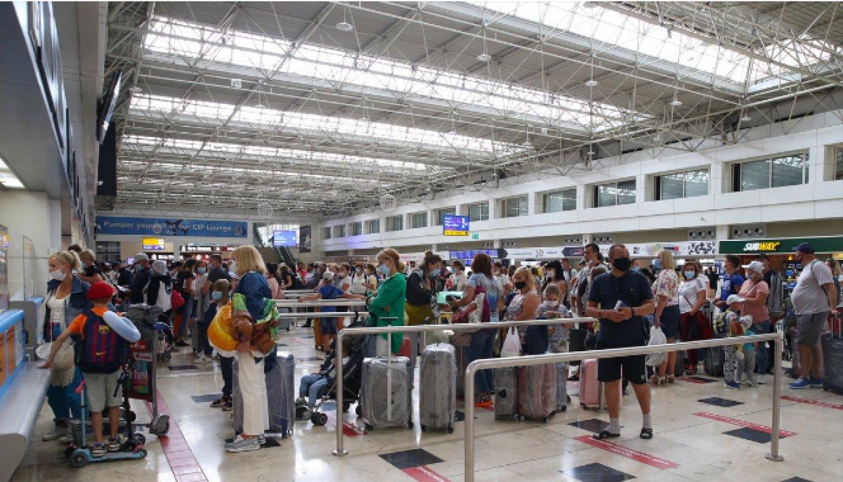 Altı ayda Antalya'ya 1.5 milyon turist