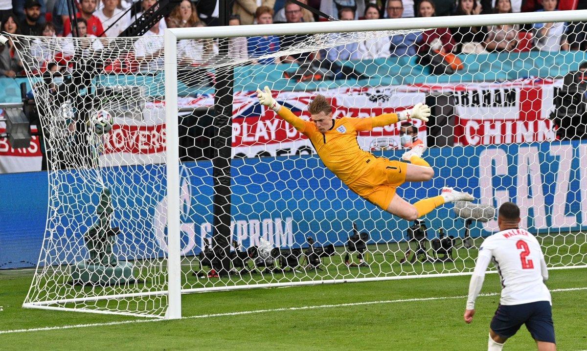 Danimarkalı Mikkel Damsgaard'dan İngiltere'ye harika frikik golü