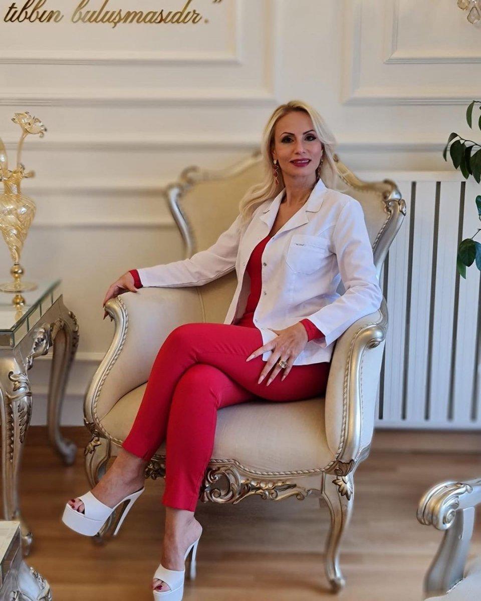 Dr. Özlem  Biçer ‘Ben Hep Çok Sevdim’  adlı şiir kitabının tüm gelirini Çocuk Esirgeme Kurumuna bağışladı
