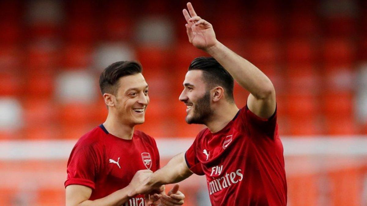 İspanyol basını: Mesut Özil, Kolasinac'ı Fenerbahçe'ye getiriyor