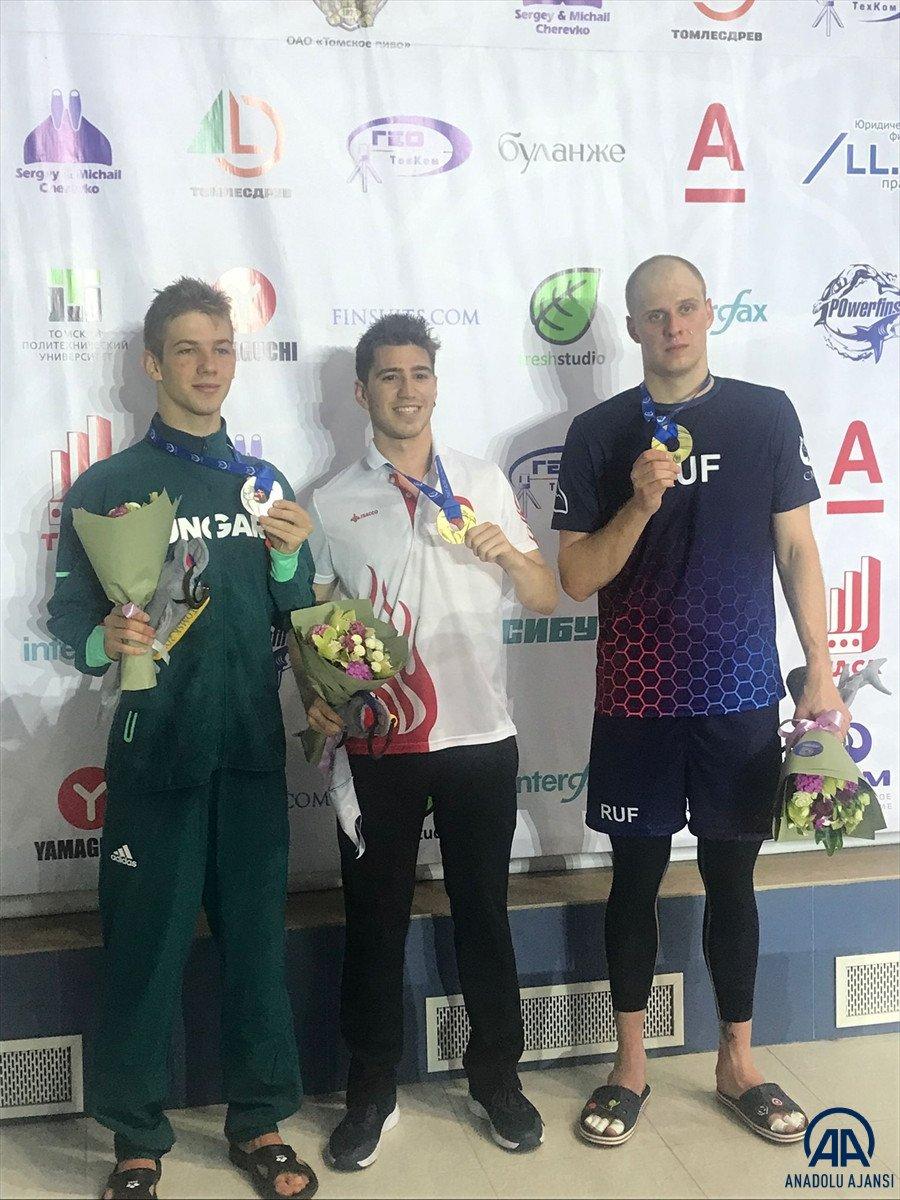 Milli yüzücü Derin Toparlak Rusya'da Dünya Şampiyonu oldu