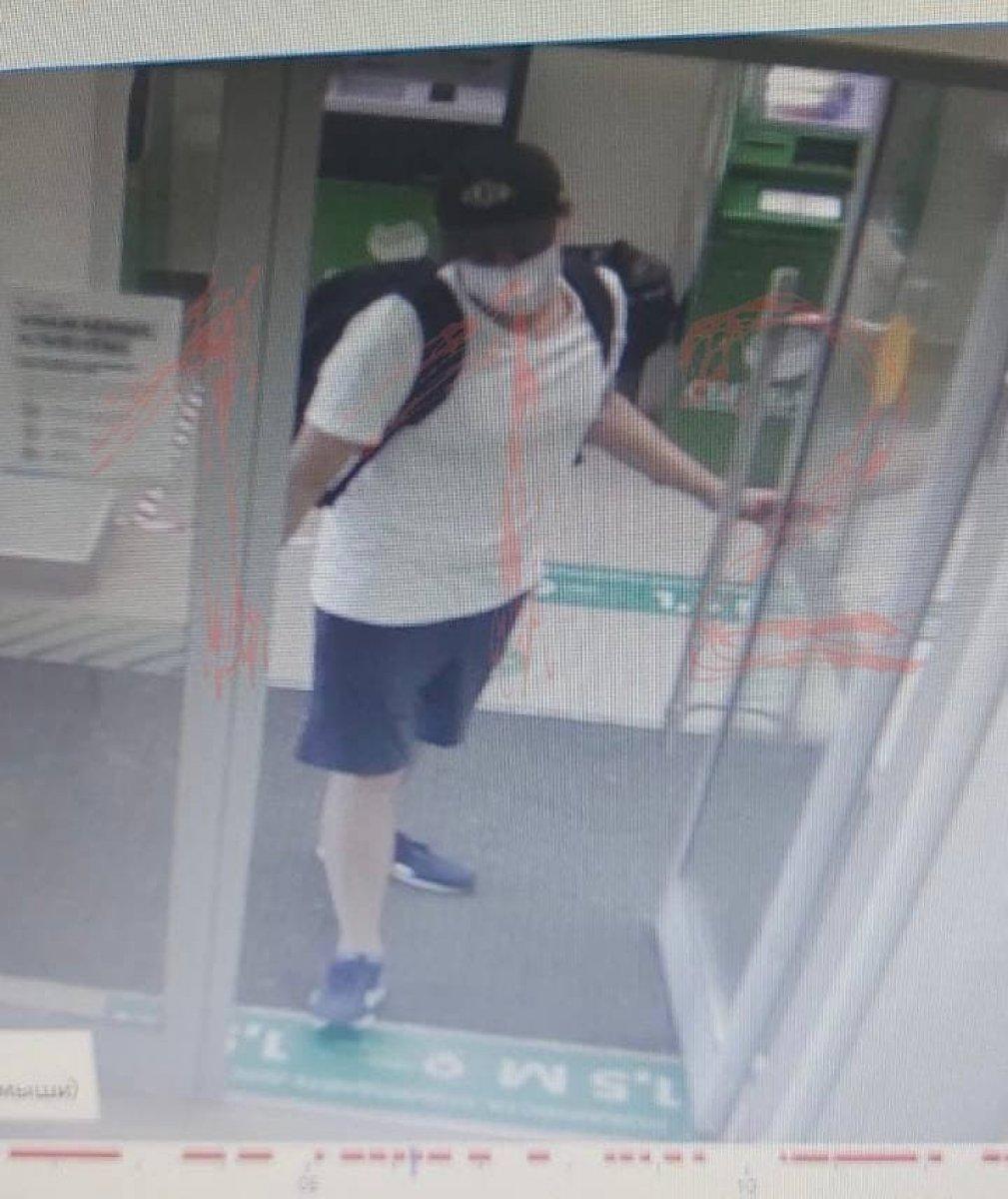 Rusya'da bankaya giren soyguncu çalışanları rehin aldı