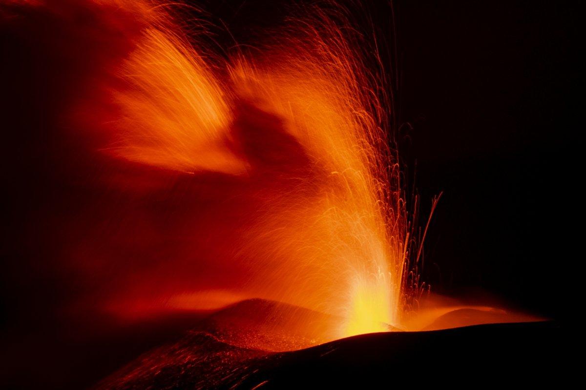 Etna Yanardağı yeniden aktifleşti