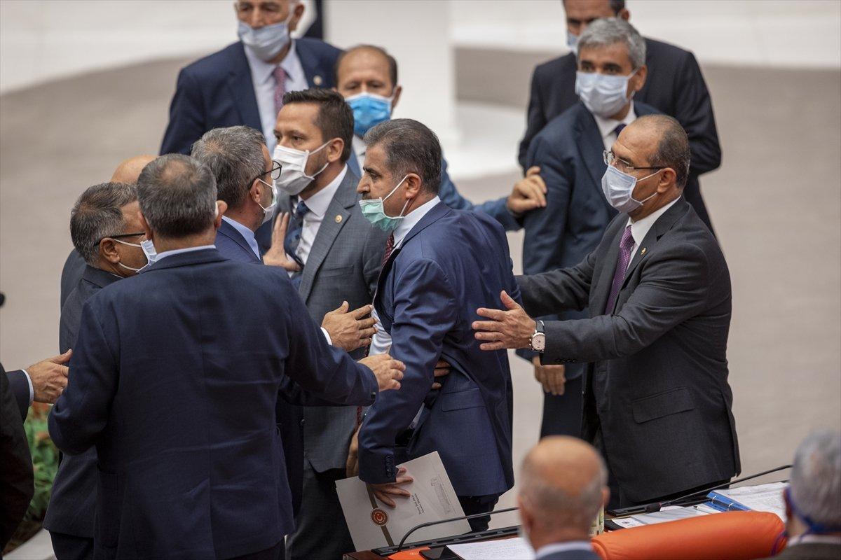 TBMM'de CHP'li vekilin kürsüden ayrılmaması gerginliğe neden oldu