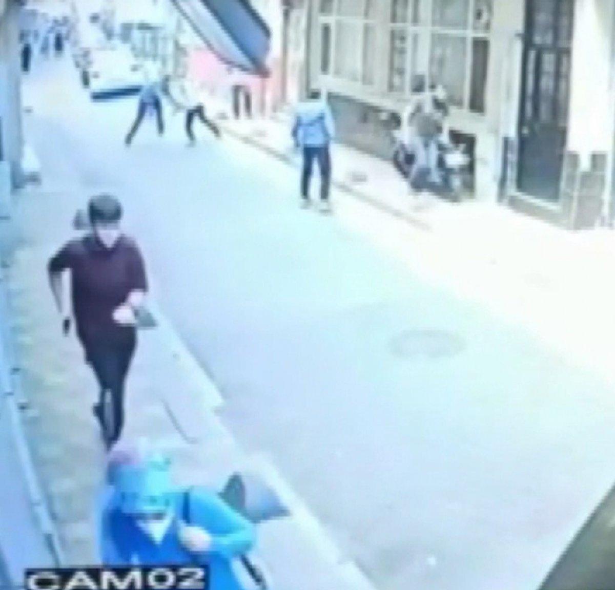 Esenler’de silahla vurduğu şahsı yerde tekmeledi