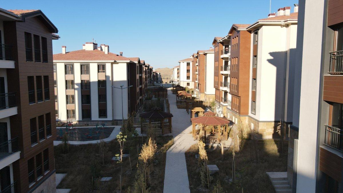 Elazığ'da deprem sonrası 15 bin kişilik konut inşa edildi