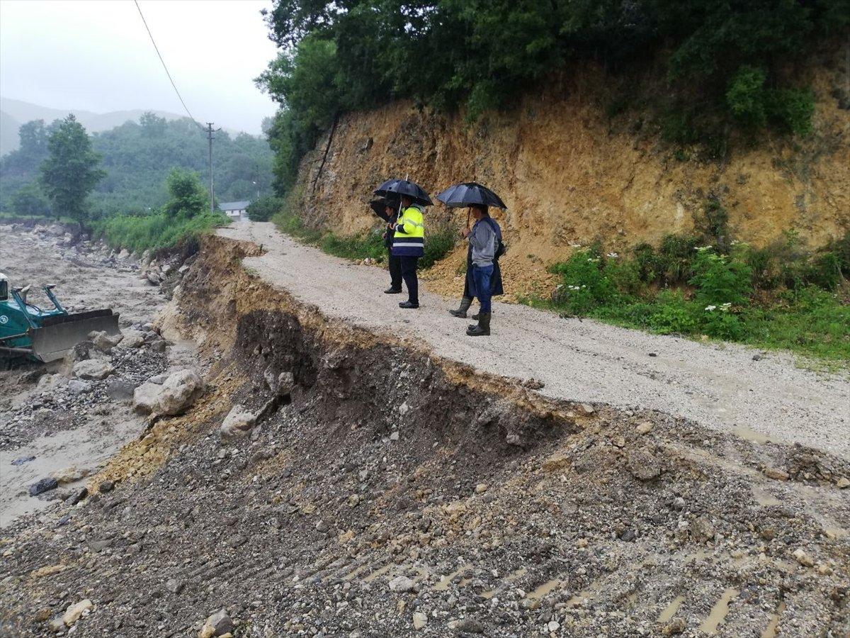 Sakarya'da sağanak taşkına sebep oldu