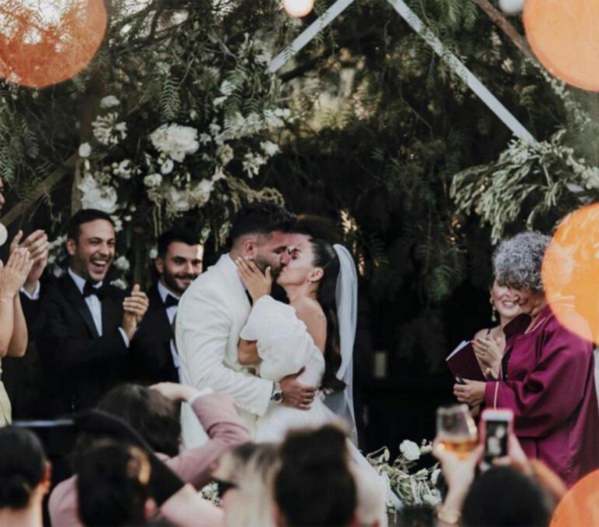 Zeynep Bastık ile Tolga Akış evlendi