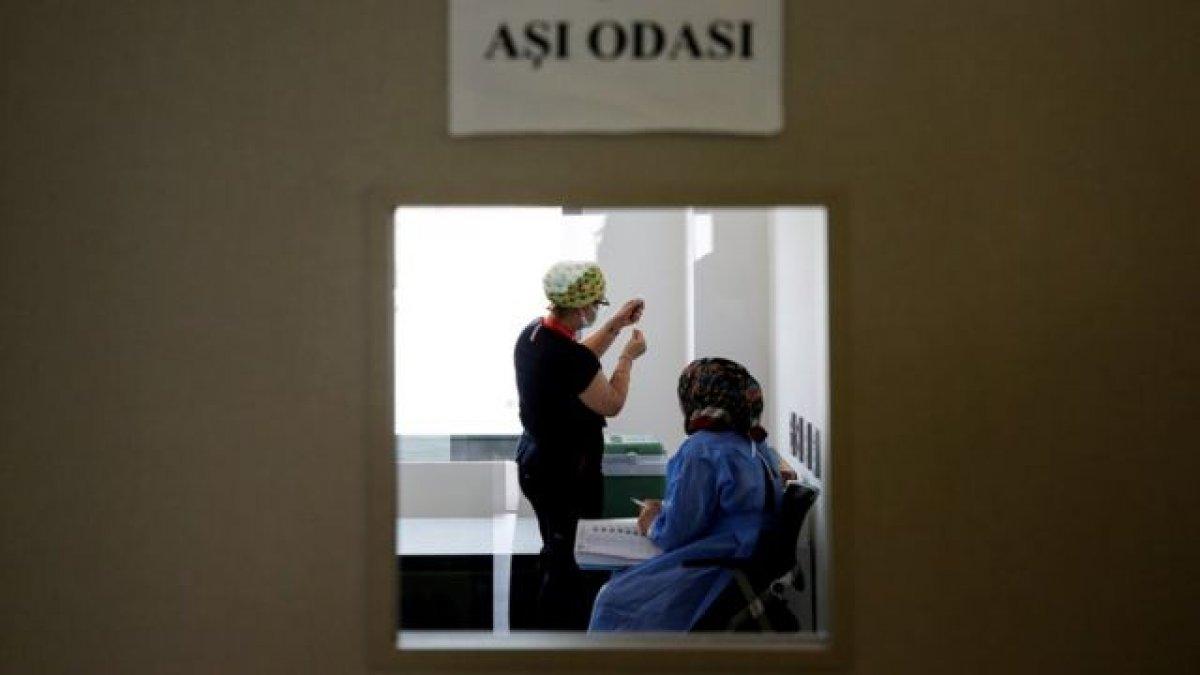 3.doz aşı zorunlu mu? 'Antikoru uyarmak için önemli'