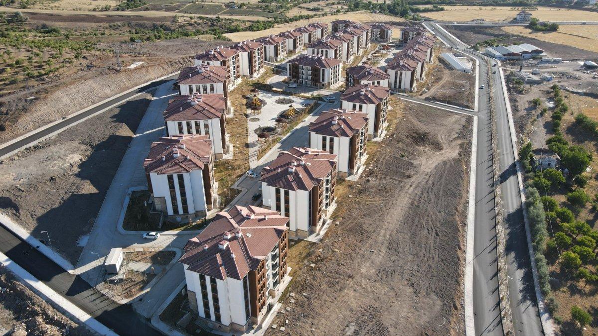 Elazığ'da deprem sonrası 15 bin kişilik konut inşa edildi