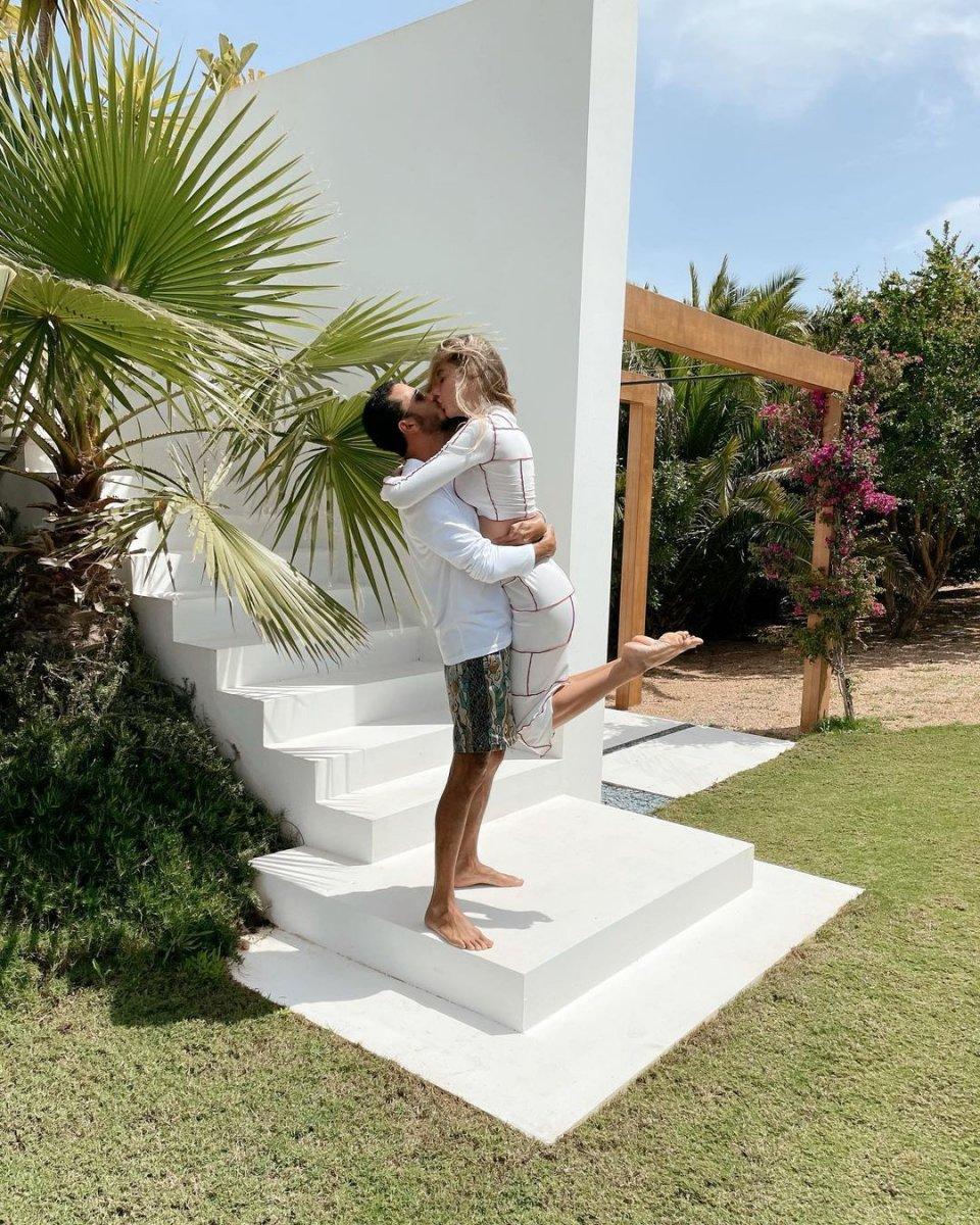 Şeyma Subaşı fotoğrafları yeniden yükledi