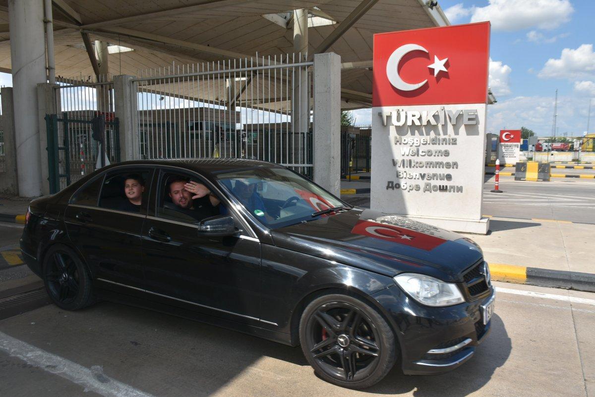 Gurbetçiler ana vatana gelmeyi sürdürüyor