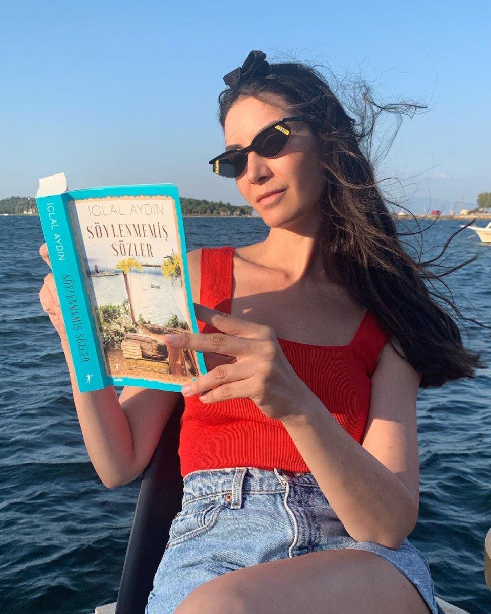 Ahu Yağtu, halk plajında