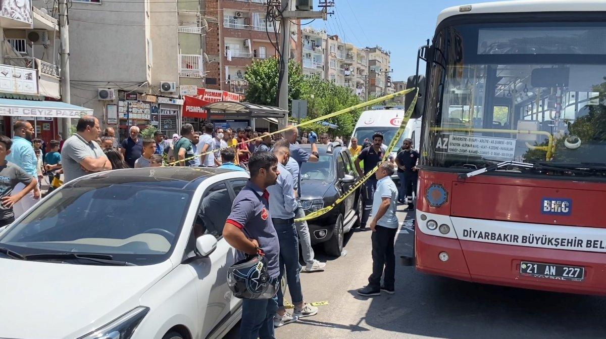 Diyarbakır’da Suriyeli çocuk belediye otobüsünün altında can verdi