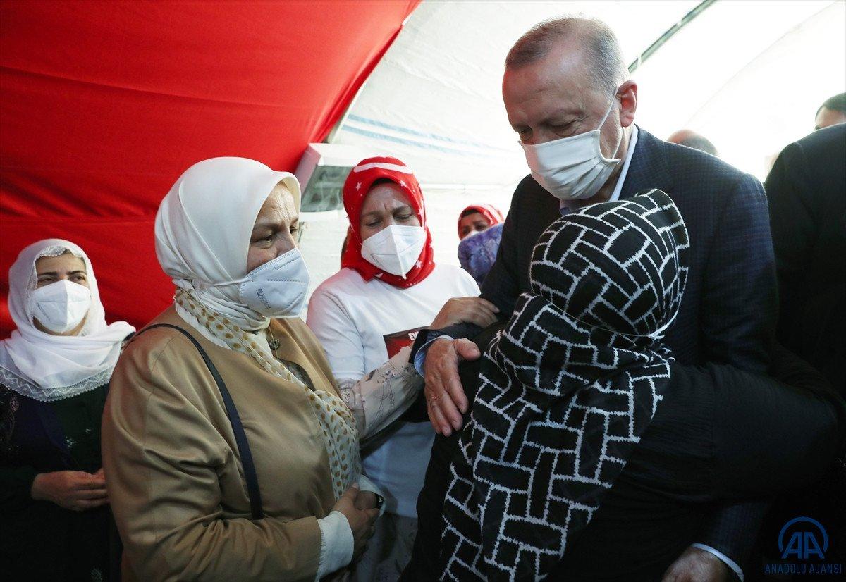 Cumhurbaşkanı Erdoğan, Diyarbakır anneleri ile bir araya geldi