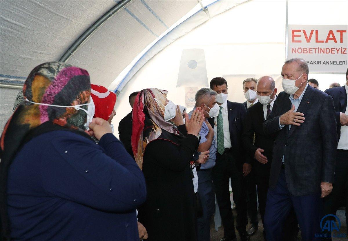 Cumhurbaşkanı Erdoğan, Diyarbakır anneleri ile bir araya geldi