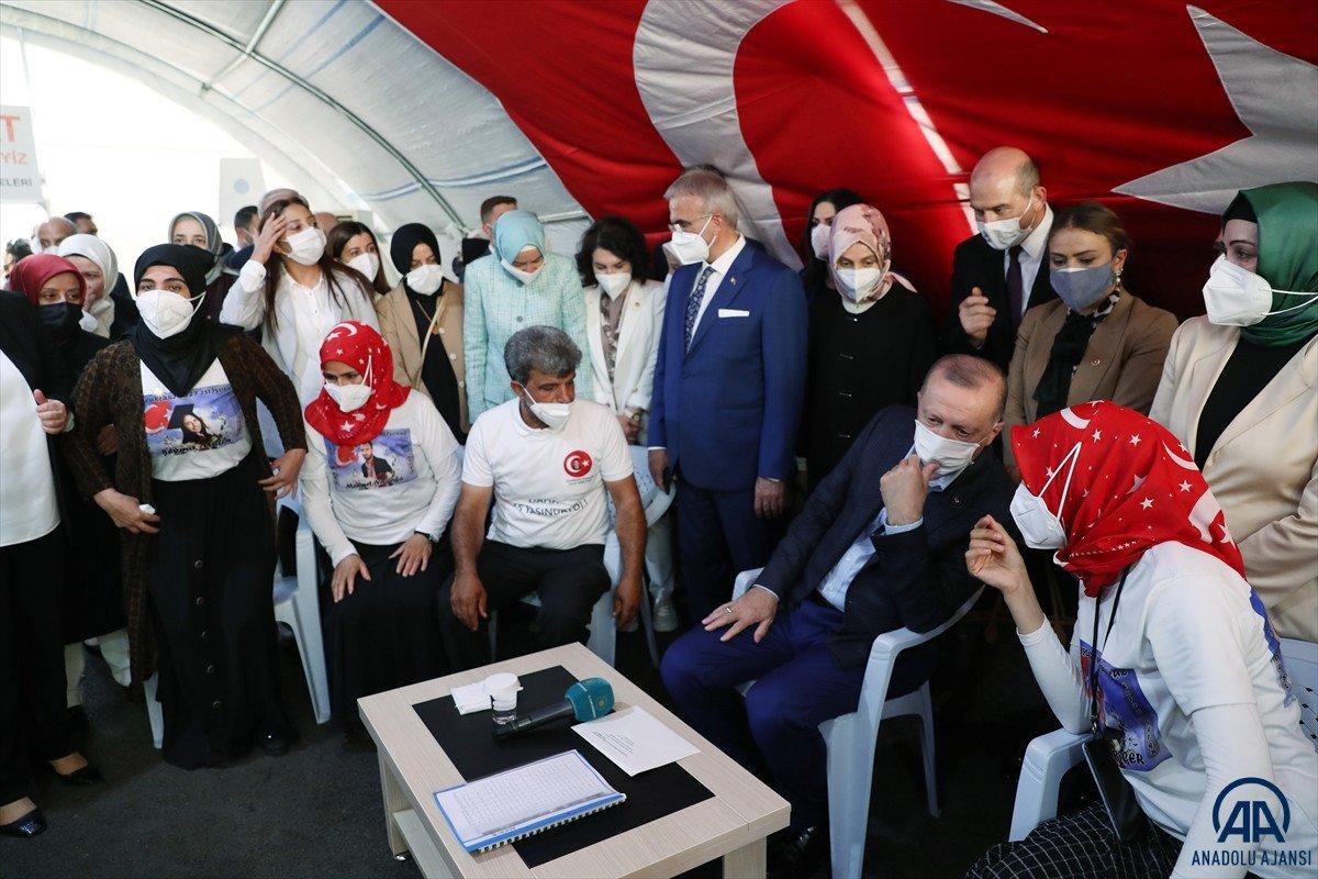 Cumhurbaşkanı Erdoğan, Diyarbakır anneleri ile bir araya geldi