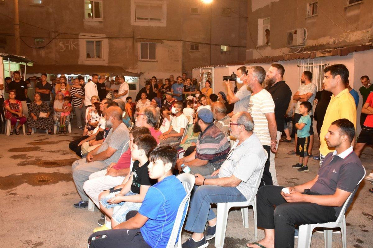 İzmir'de Roman vatandaşlardan 'uyuşturucuya hayır' toplantısı