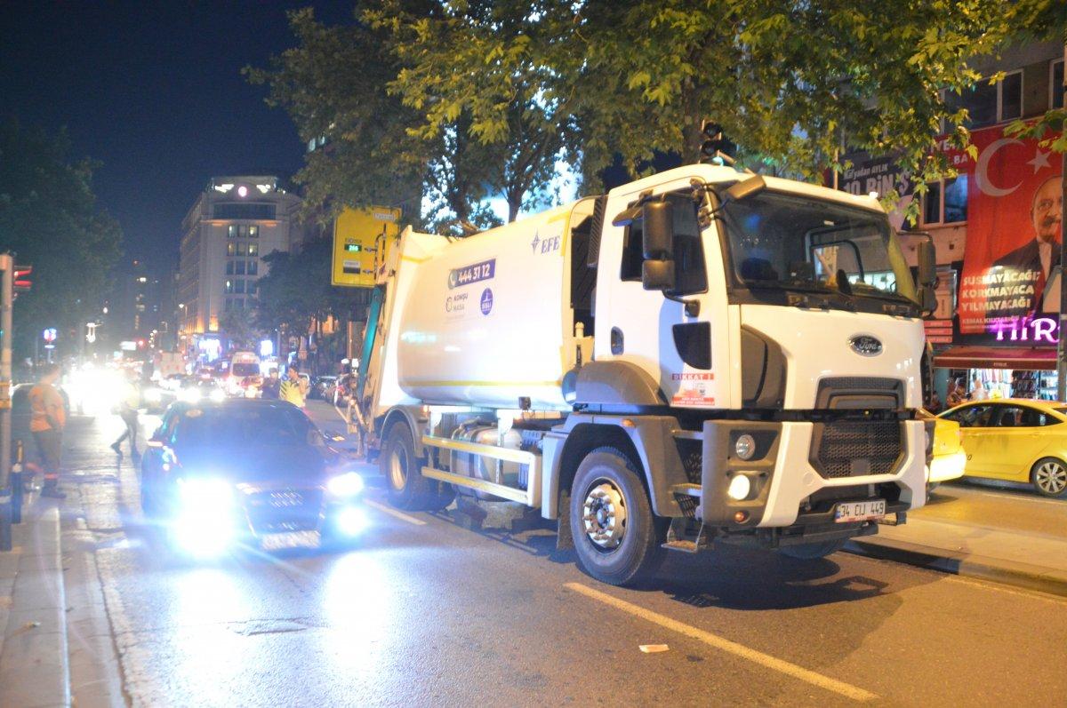 Şişli'de kamyonun altında kalan scooter sürücüsü öldü