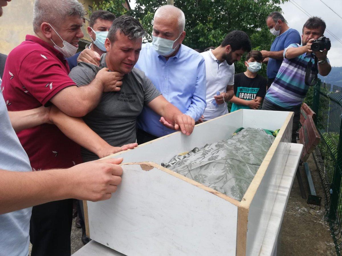 Ordu'da babasının minibüsle çarptığı çocuk toprağa verildi